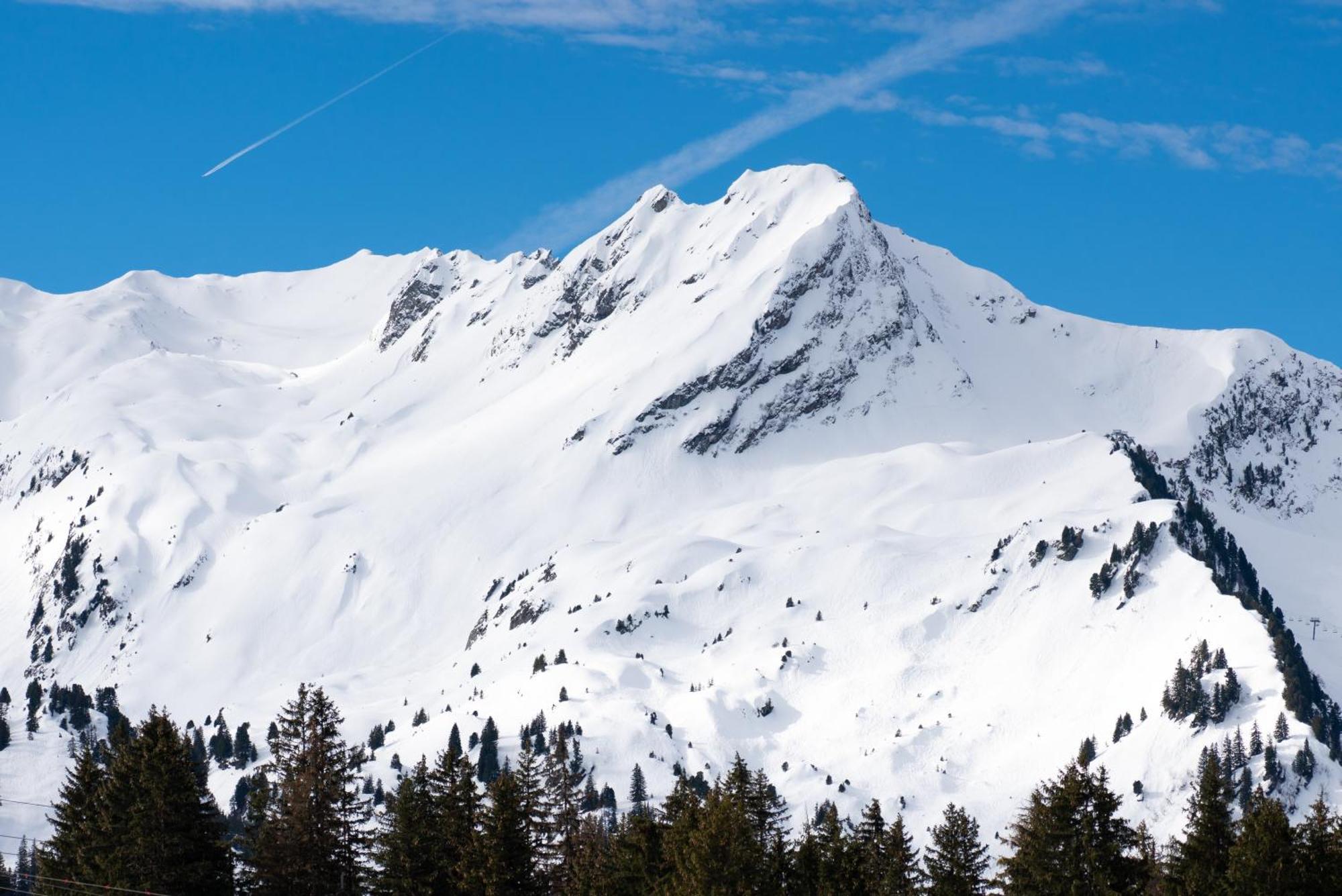 Azureva Areches